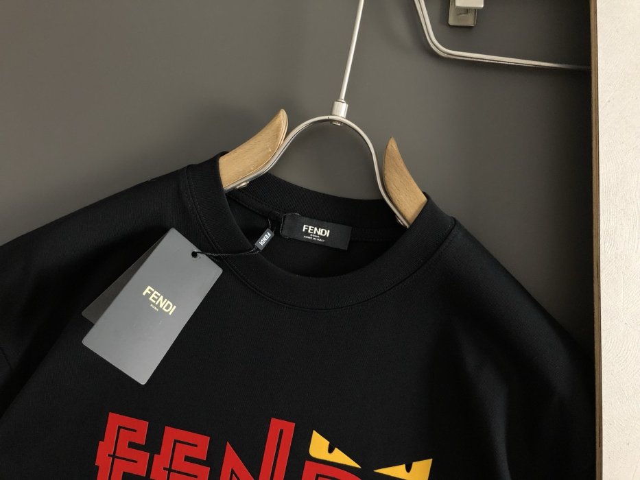 T-shirt men's фото 3