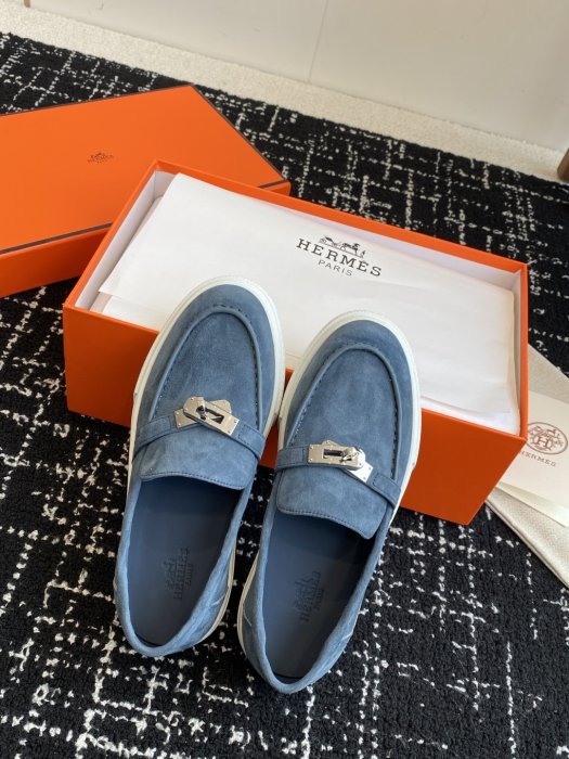 Лоферы кожаные женские фото 4