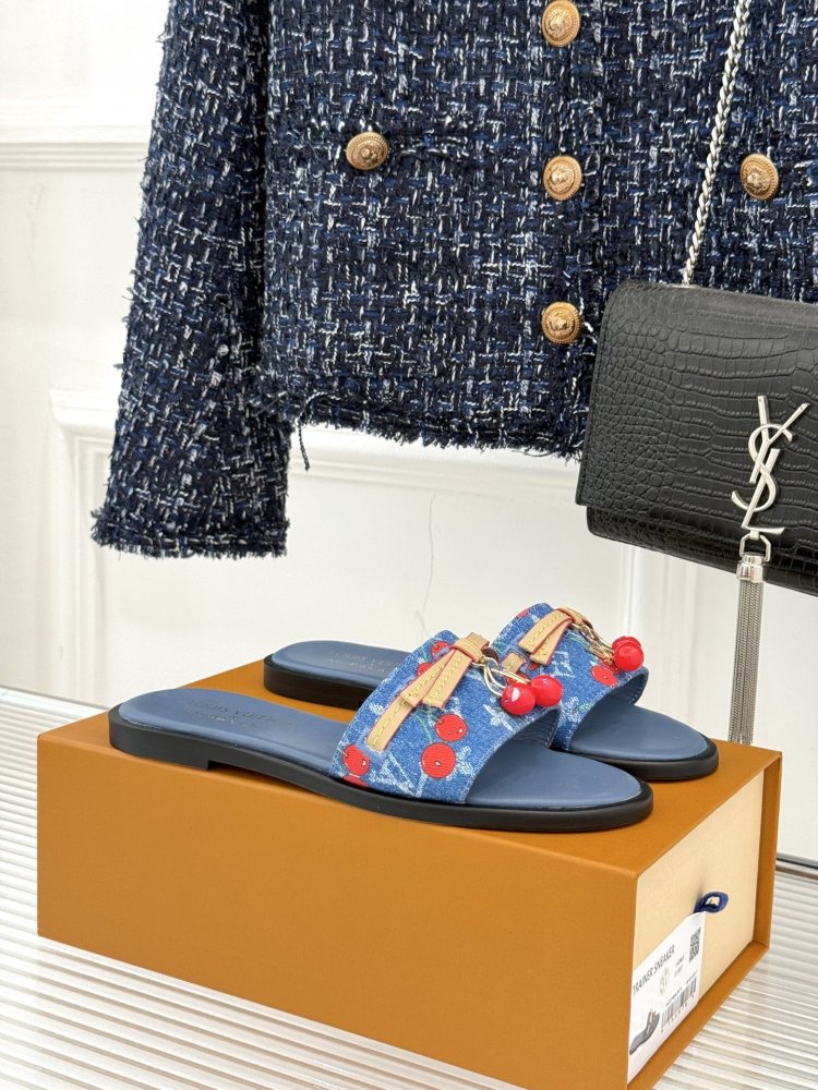 Шлепанцы женские