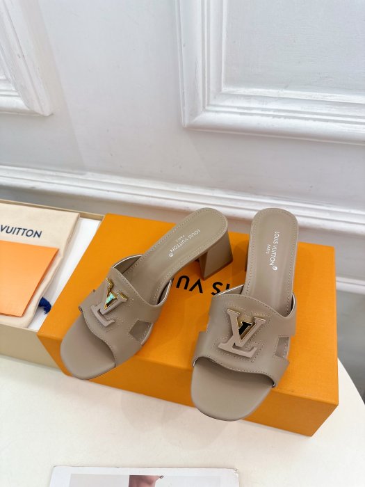 Босоножки фото 3