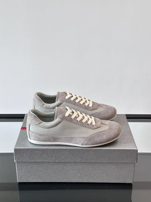 Кроссовки мужские