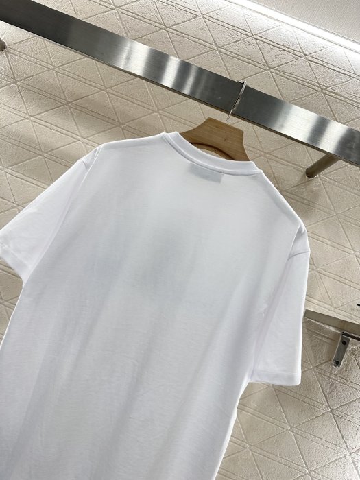 T-shirt women's фото 4