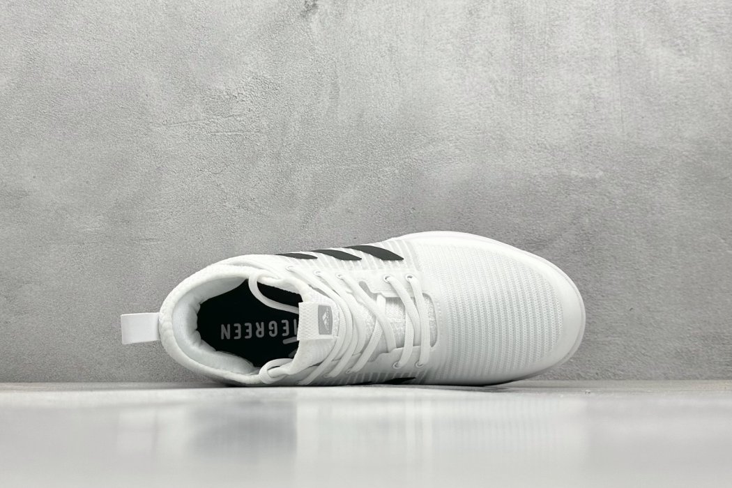 Кроссовки ADIDAS CRAZYFLIGHT MID фото 3
