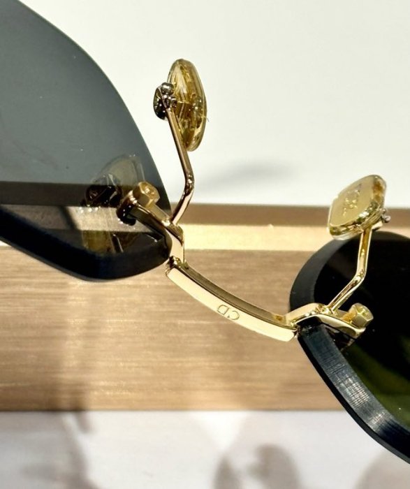 Очки солнцезащитные 30 MONTAIGNE B3U фото 2