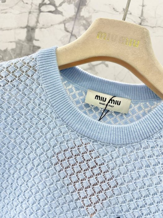 Футболка жіноча фото 4