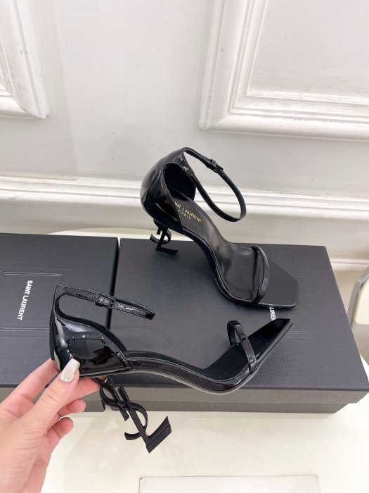 Босоножки фото 8