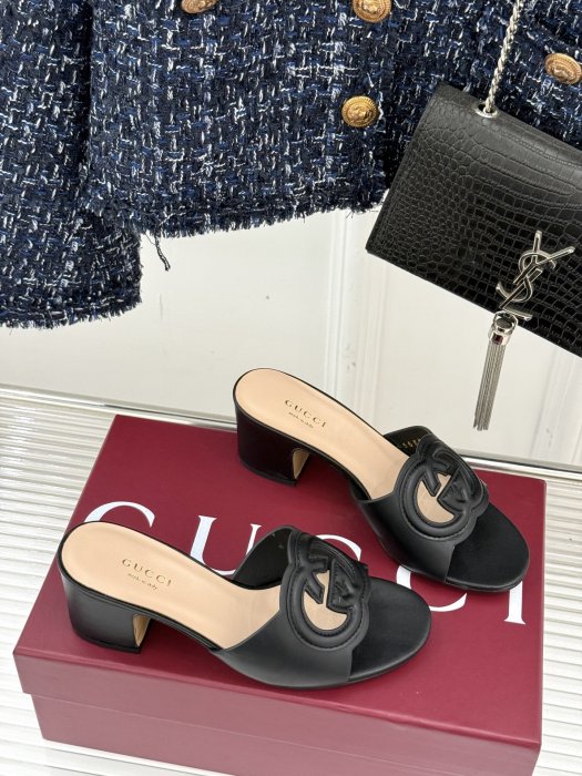 Босоножки фото 3