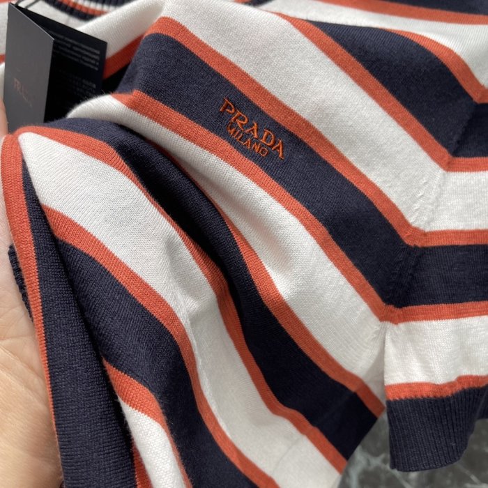 T-shirt women's фото 5