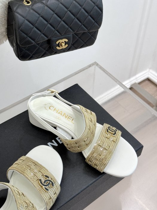 Босоножки фото 5