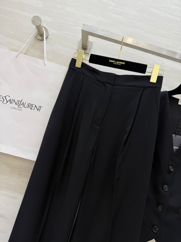 Костюм вовняний жіночий фото 9