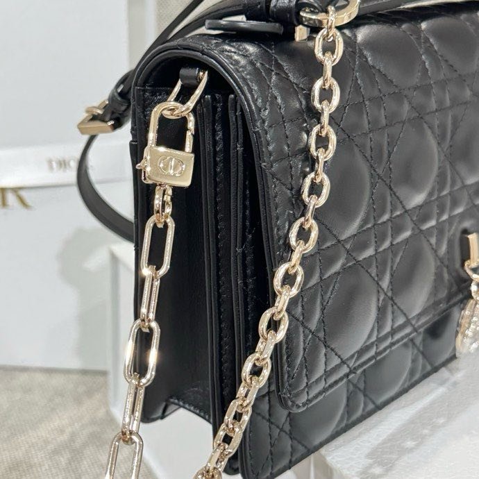 Сумка Miss Dior кожаная женская 24 см фото 9