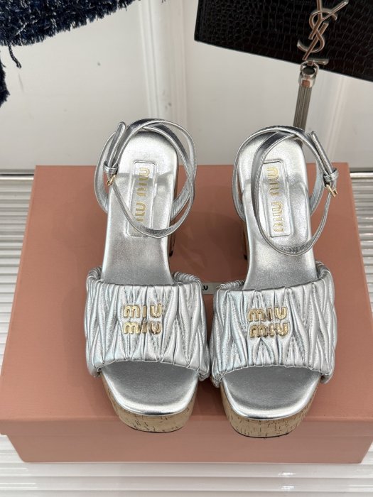 Босоножки фото 4