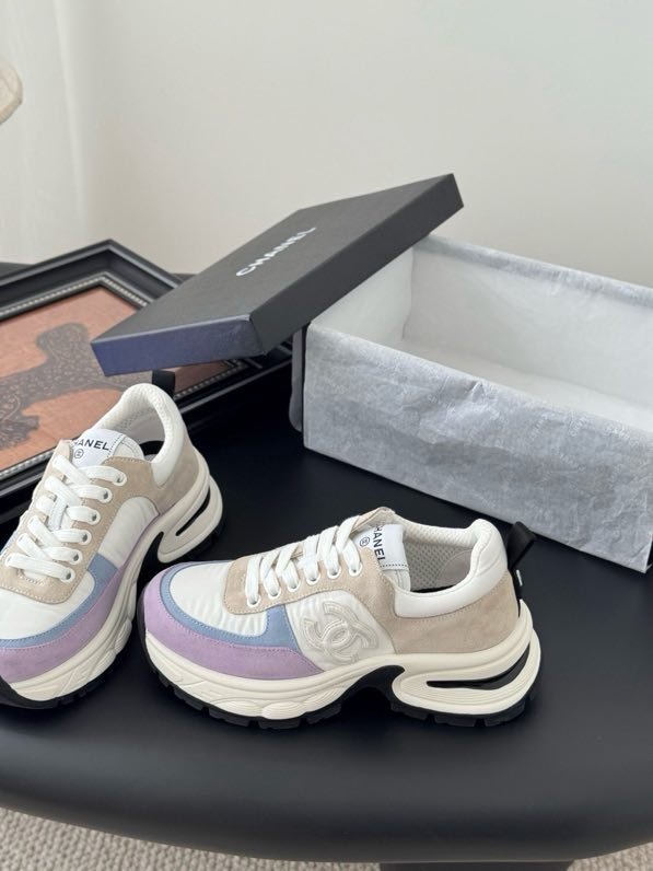 Кроссовки женские фото 4