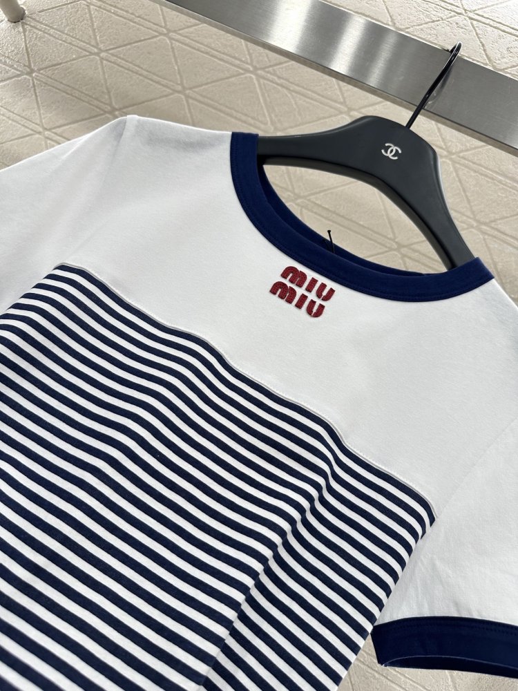 Футболка жіноча фото 8