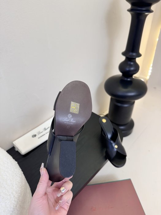 Босоножки фото 6