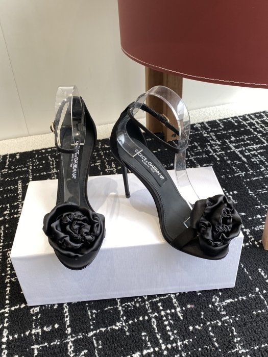 Босоножки фото 3