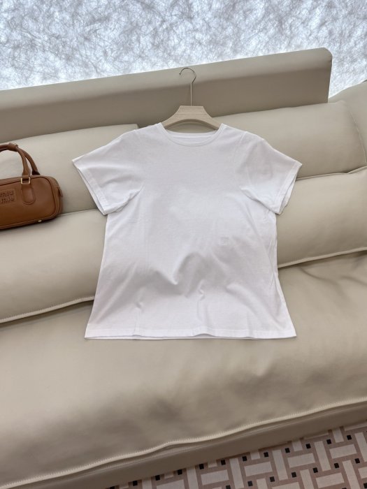 T-shirt women's фото 3