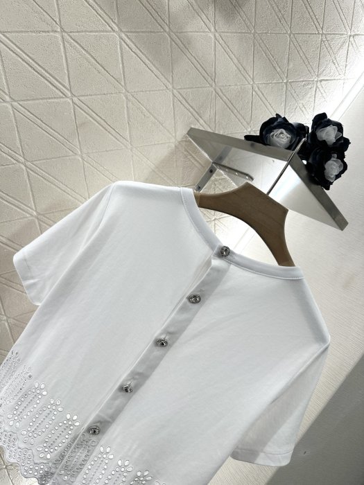 T-shirt women's фото 4