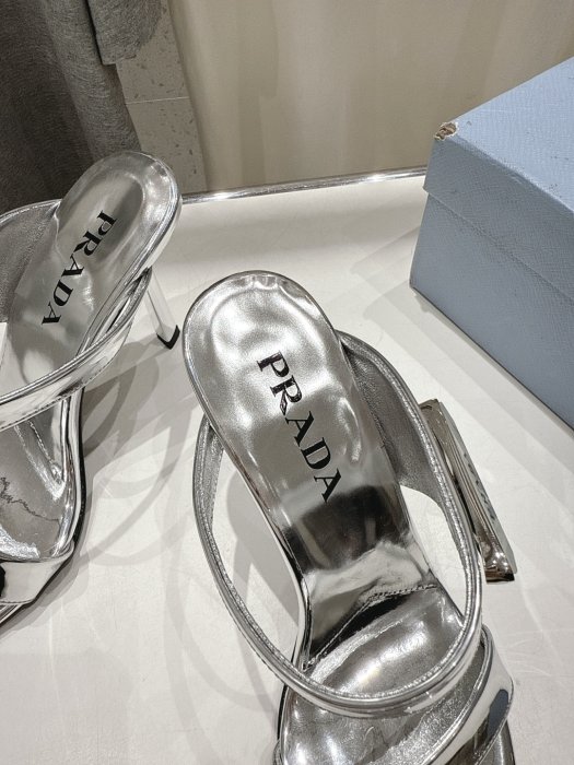 Босоножки фото 6