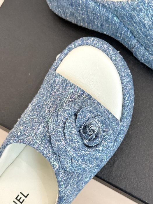 Шлепанцы женские фото 7