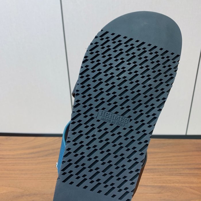 Сандалі жіночі фото 9