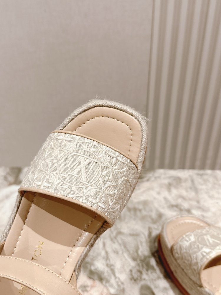 Сандалии женские фото 4