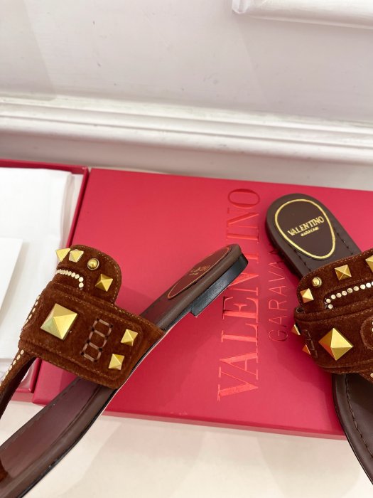 Шльопанці жіночі фото 7