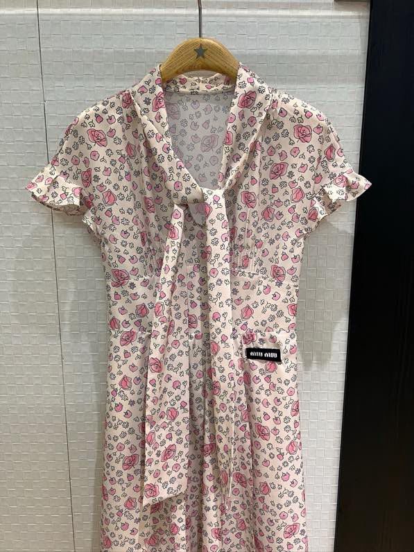 Платье с рукавами фонариками и принтом роз фото 5