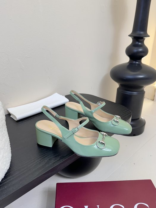 Босоножки фото 2