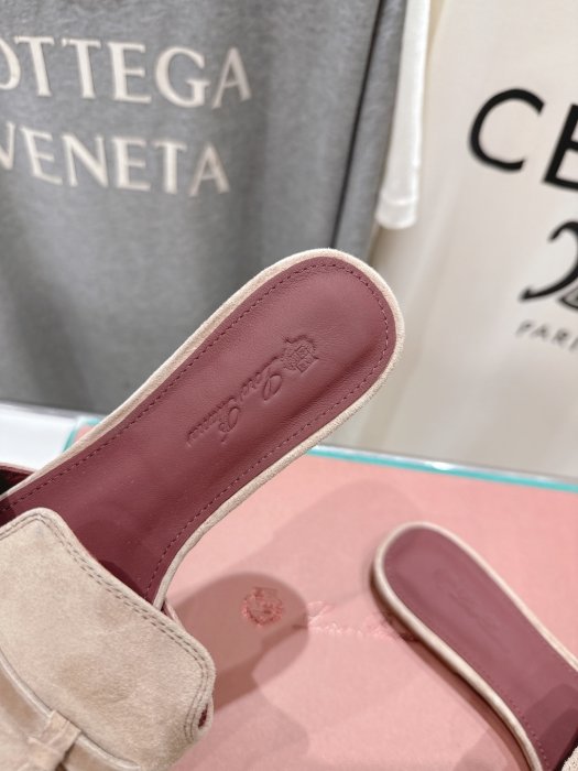 Шлепанцы фото 6