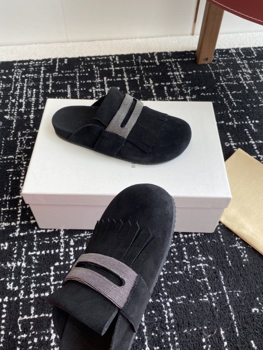 Шлепанцы фото 6