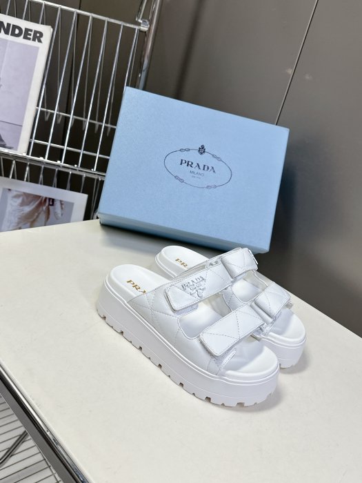 Шлепанцы фото 2