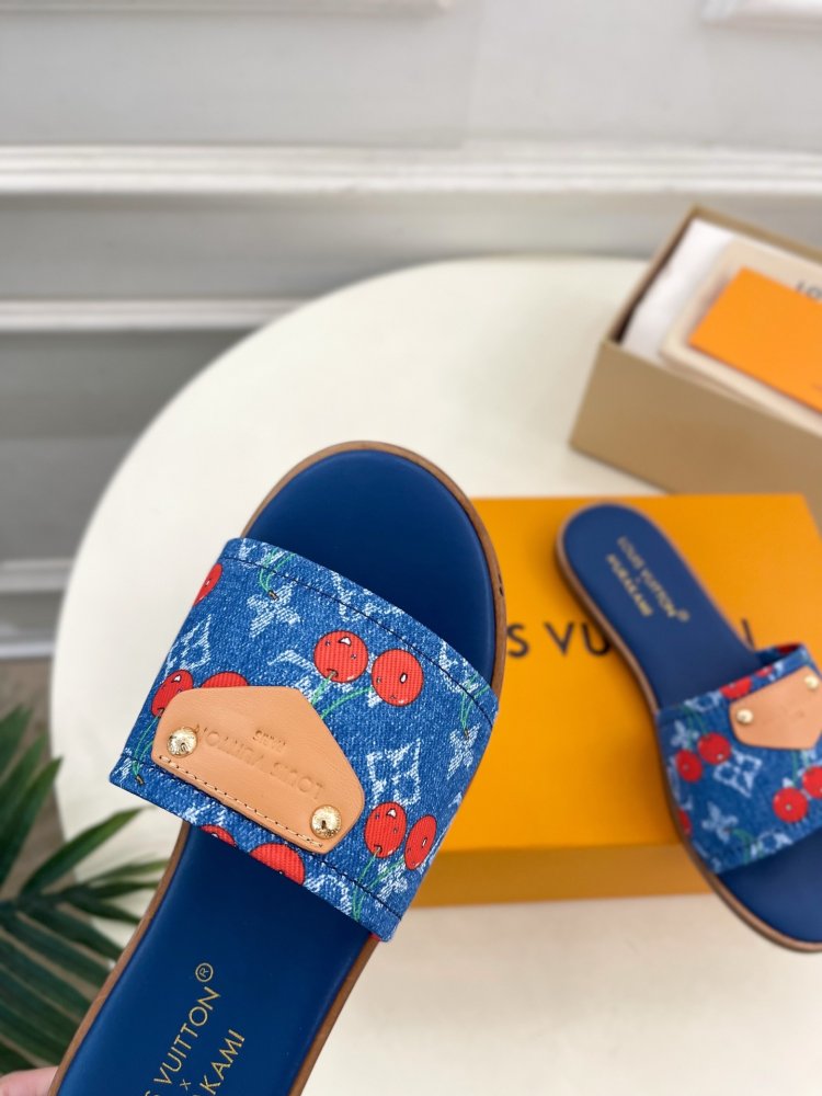 Шлепанцы женские фото 6