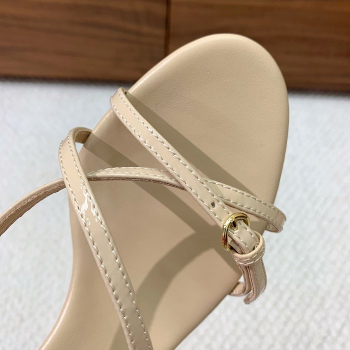 Босоножки фото 7