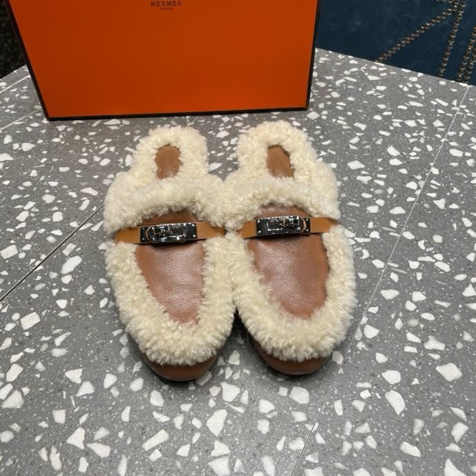 Slippers women's leather from fur фото 8