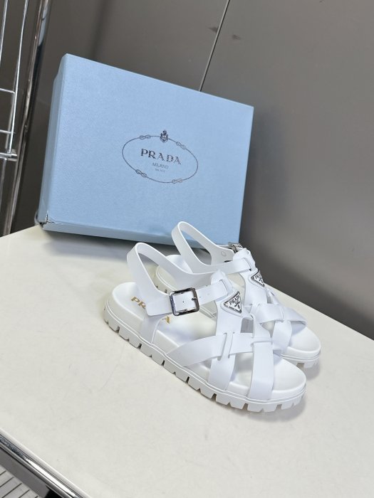 Сандалии женские фото 2