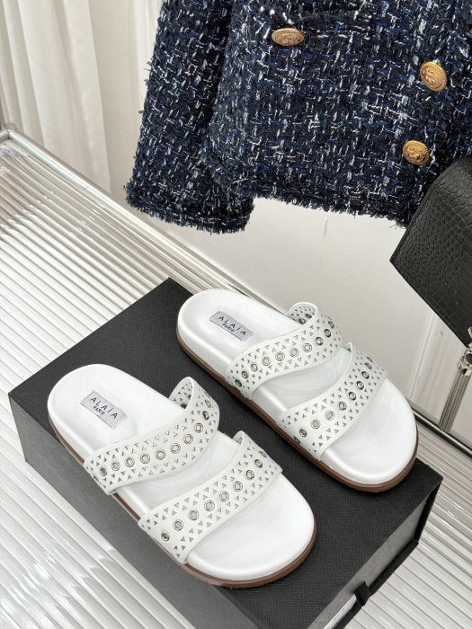 Шлепанцы женские фото 4