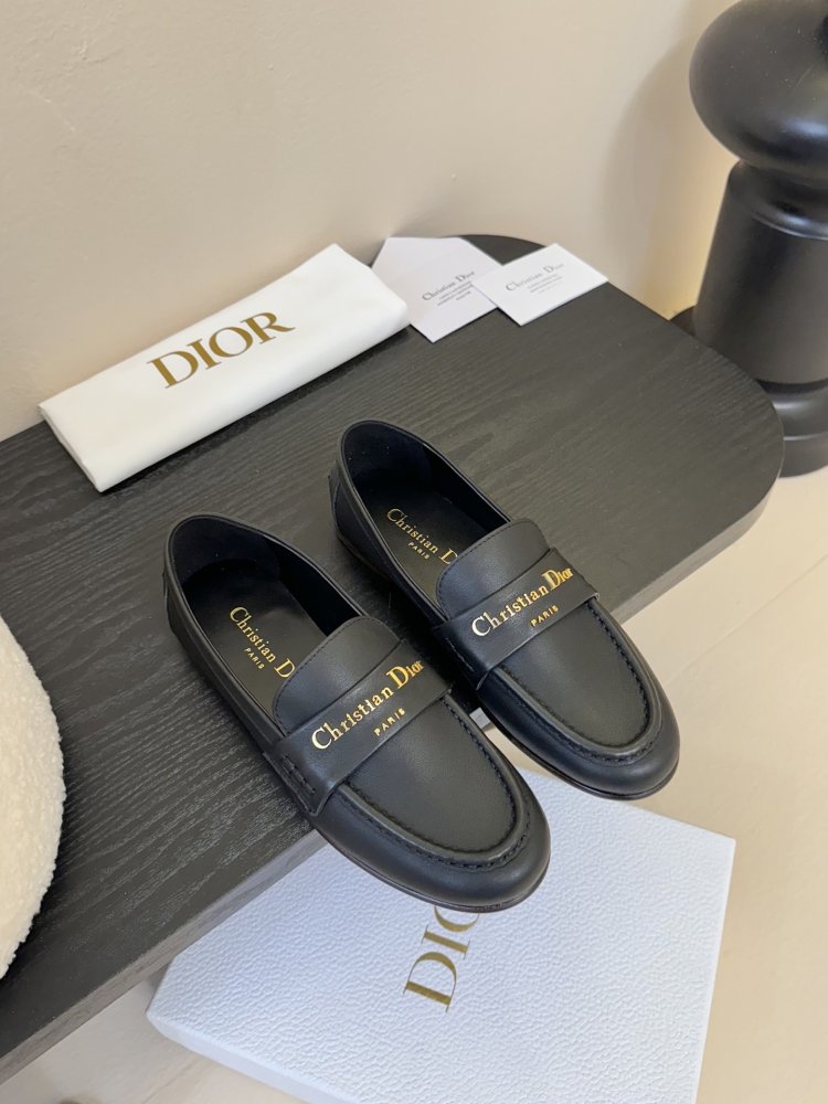 Лоферы женские