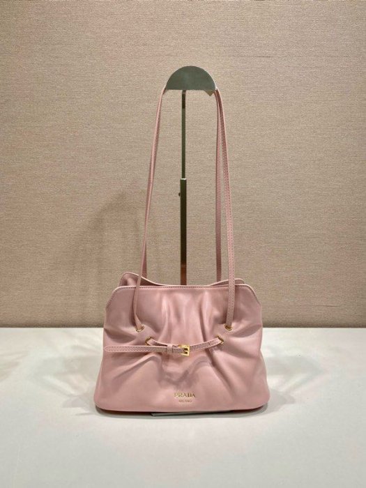 A bag women's 1BG586