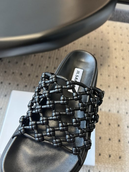 Шльопанці жіночі фото 9