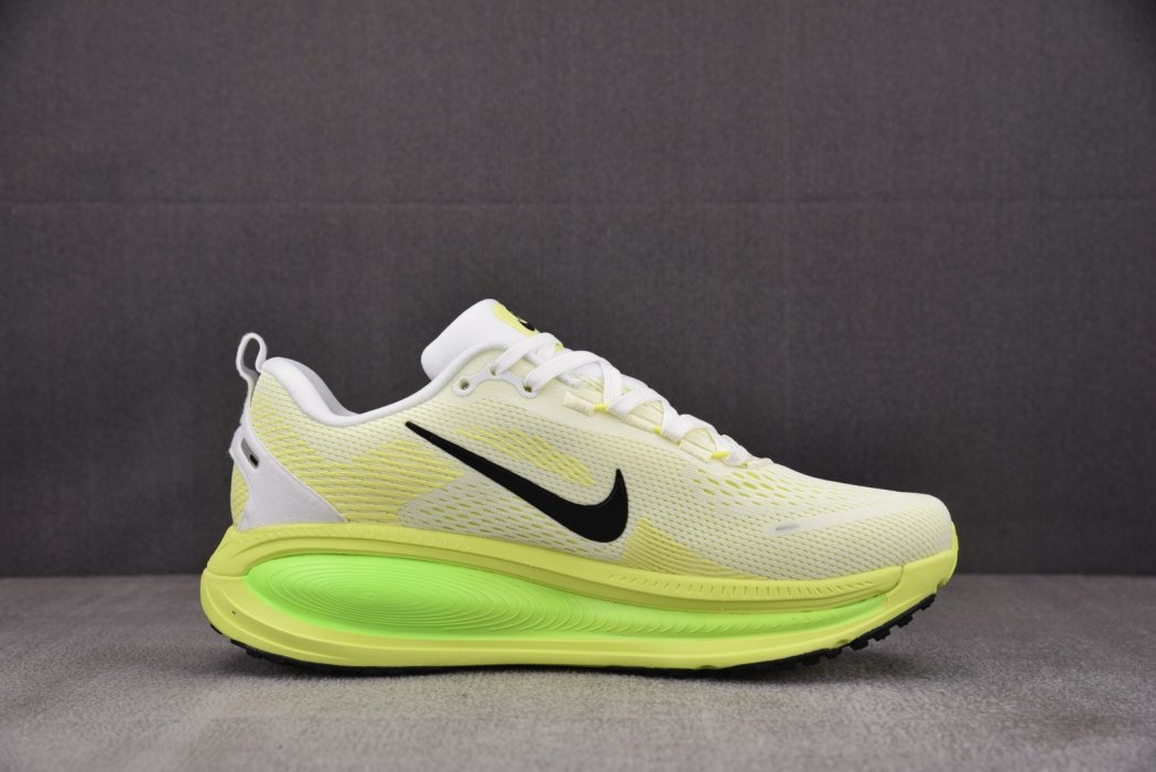 Кроссовки Vomero 18 White Electric Green Volt фото 2