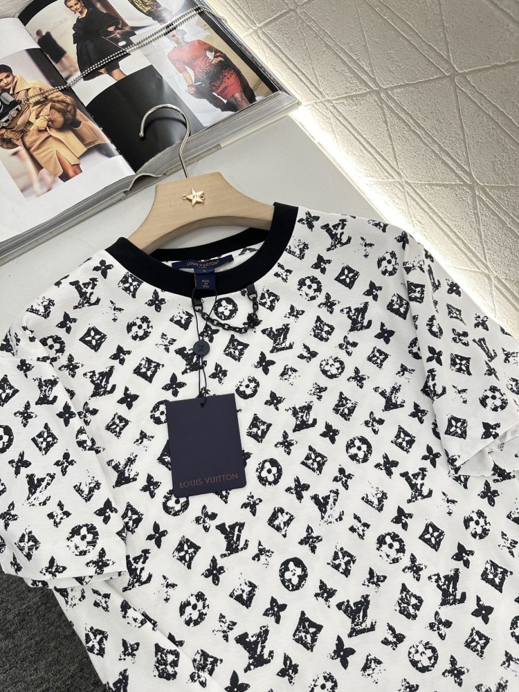 Футболка жіноча фото 3