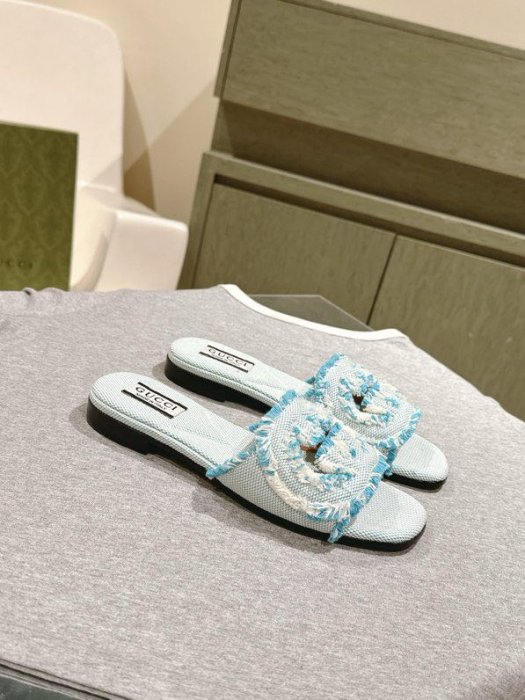 Шлепанцы фото 3