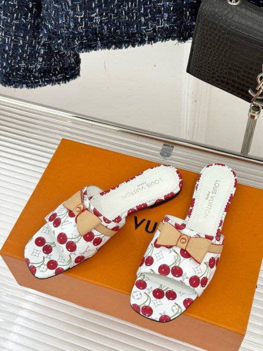 Шлепанцы фото 8