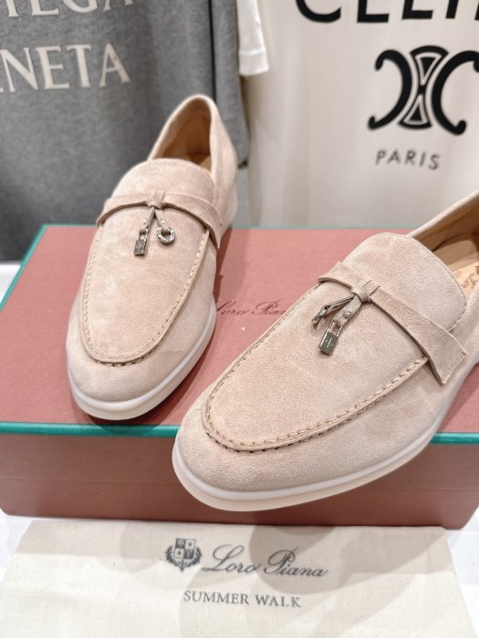 Лоферы женские фото 7