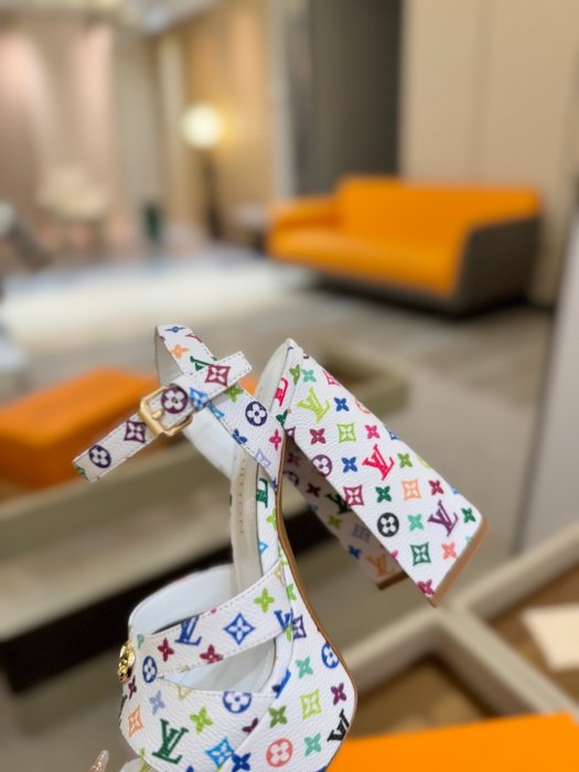 Босоножки фото 8