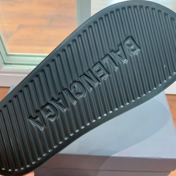 Шлепанцы фото 9