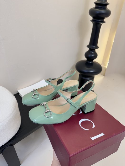 Босоножки фото 5