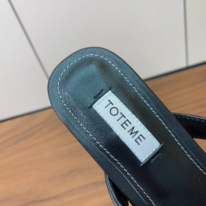 Шлепанцы женские фото 8