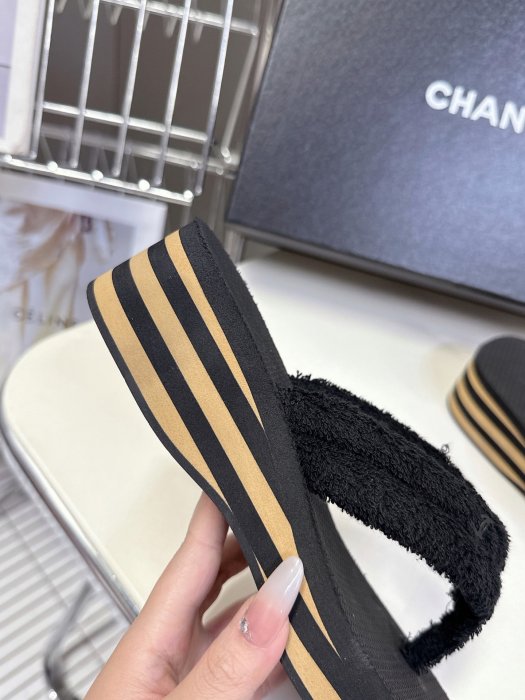 Шлепанцы фото 8